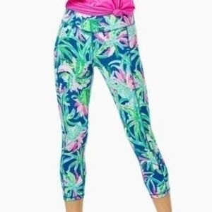 Lilly Pulitzer UPF 50+ Luxletic Weekender High Rise 21" Crop Leggings